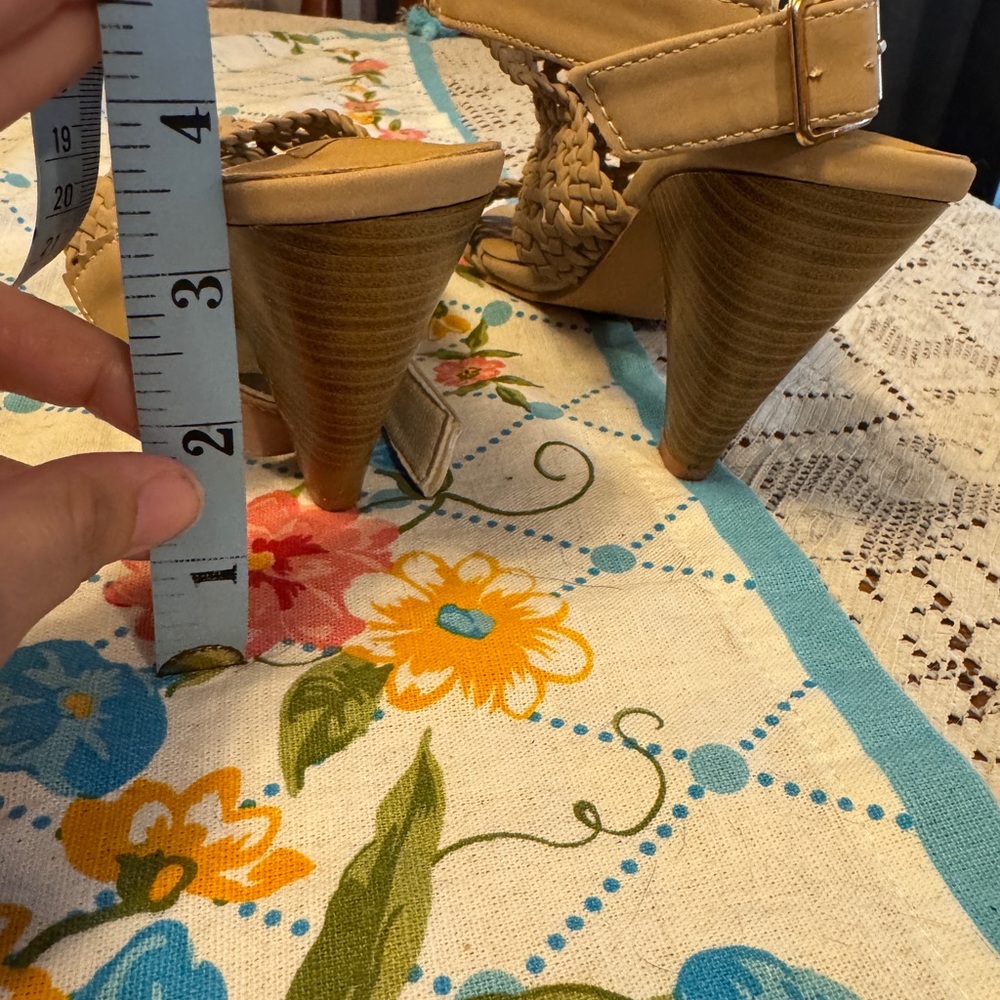 Elegant Beige Woven Women's heels - Picture 8 of 8